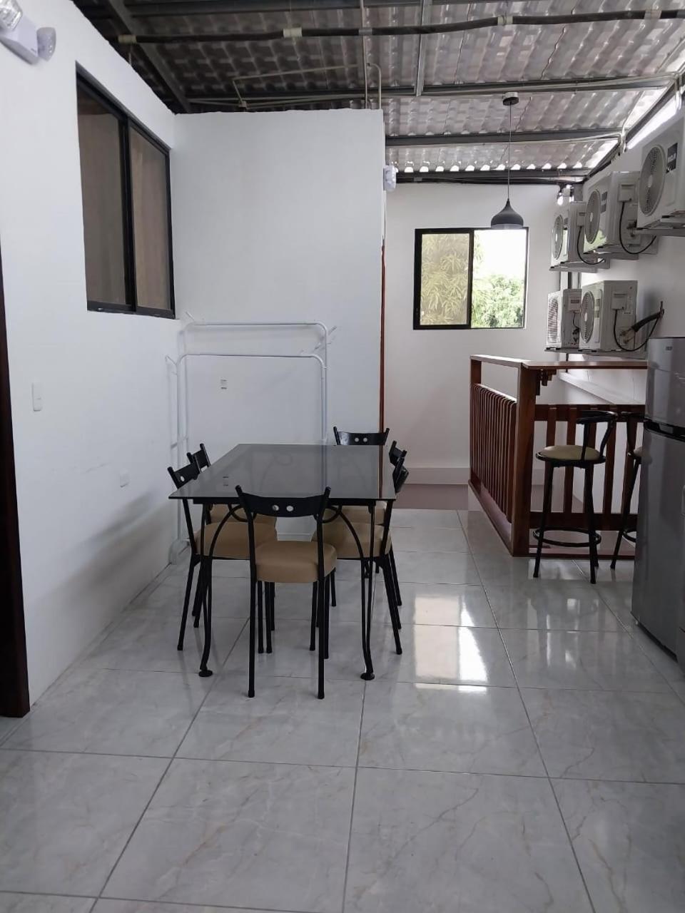 Tintorera Guest House Puerto Ayora  Esterno foto