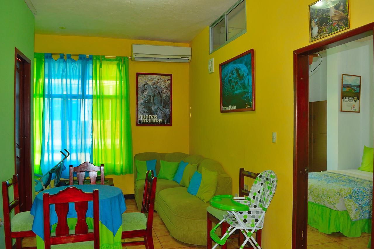 Tintorera Guest House Puerto Ayora  Esterno foto