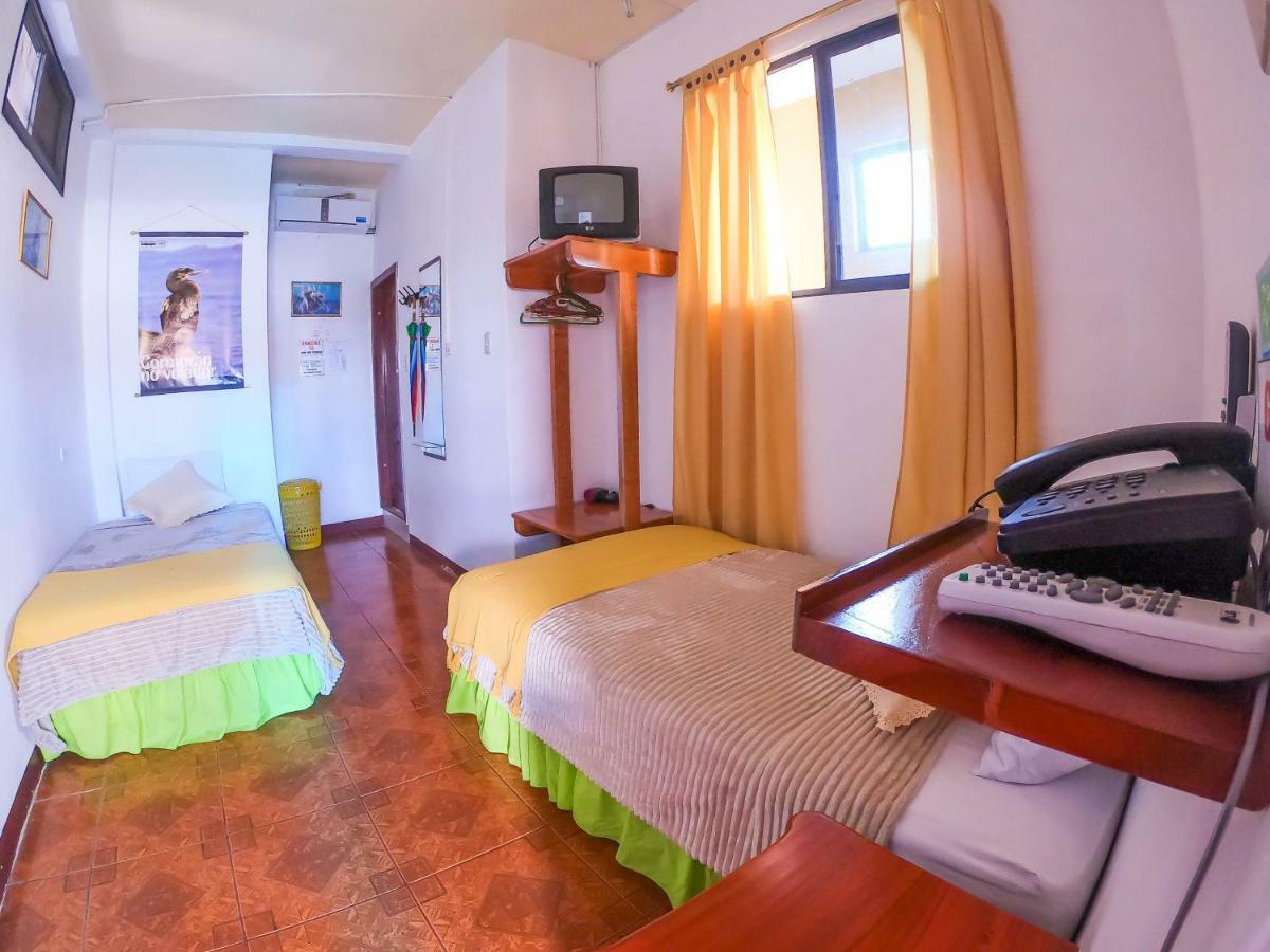 Tintorera Guest House Puerto Ayora  Esterno foto